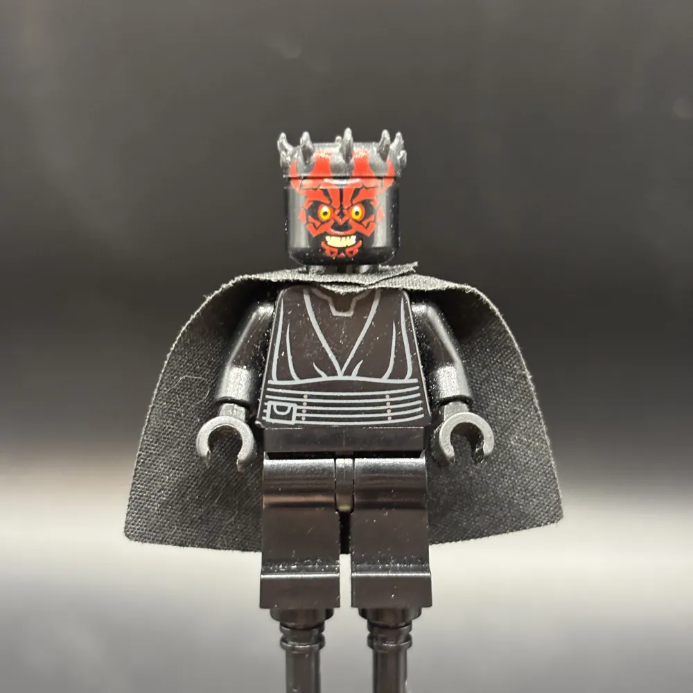 Darth Maul - Horns and Cape, Plain Legs