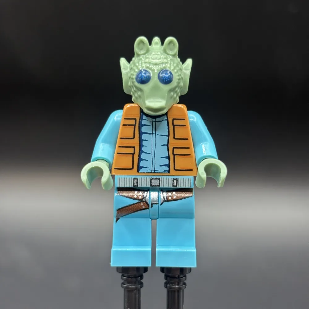 Greedo - Medium Nougat Vest, Belt on Legs, Medium Azure Legs